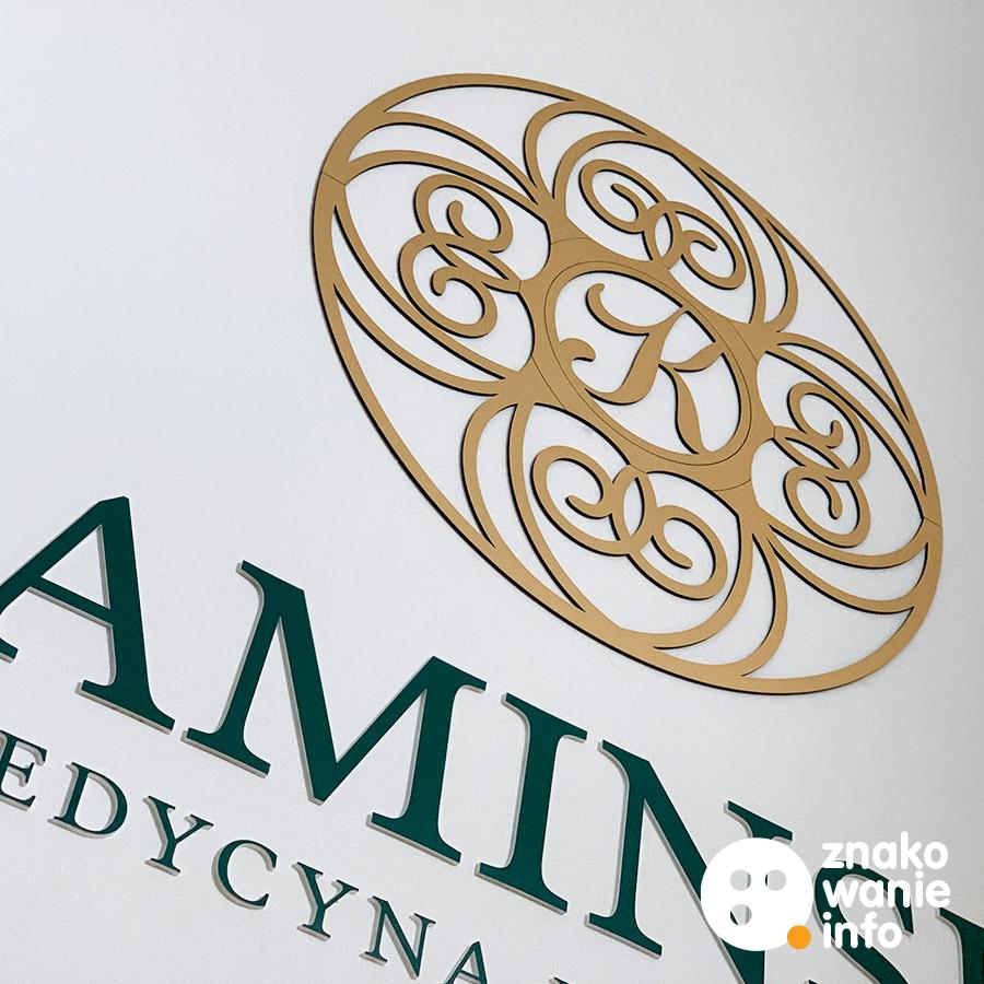 Szyld Medycyna Estetyczna Kamińska Logo z akrylu i laminatu złotego czesanego