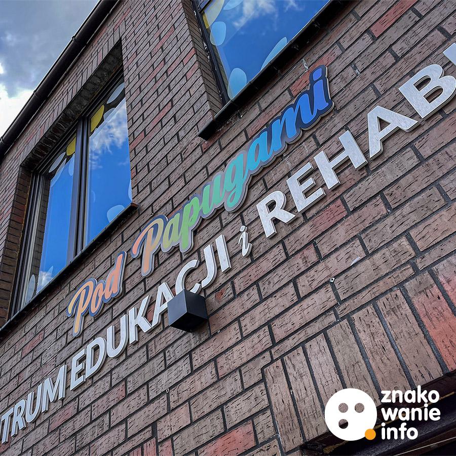 pod_papugami Liternictwo z płyty warstwowej