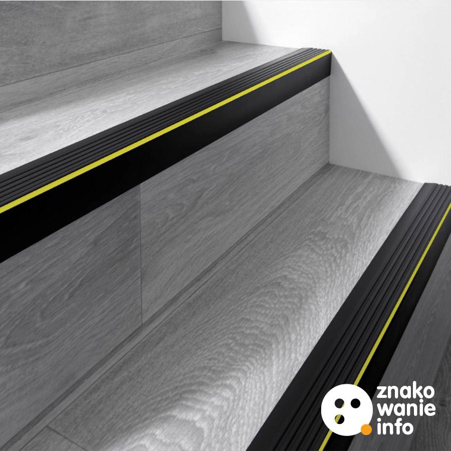 NAKŁADKI KONTRASTOWE NA SCHODY CZARNE Z ŻÓŁTYM PASKIEM NAKŁADKI KONTRASTOWE NA SCHODY CZARNE Z ŻÓŁTYM PASKIEM