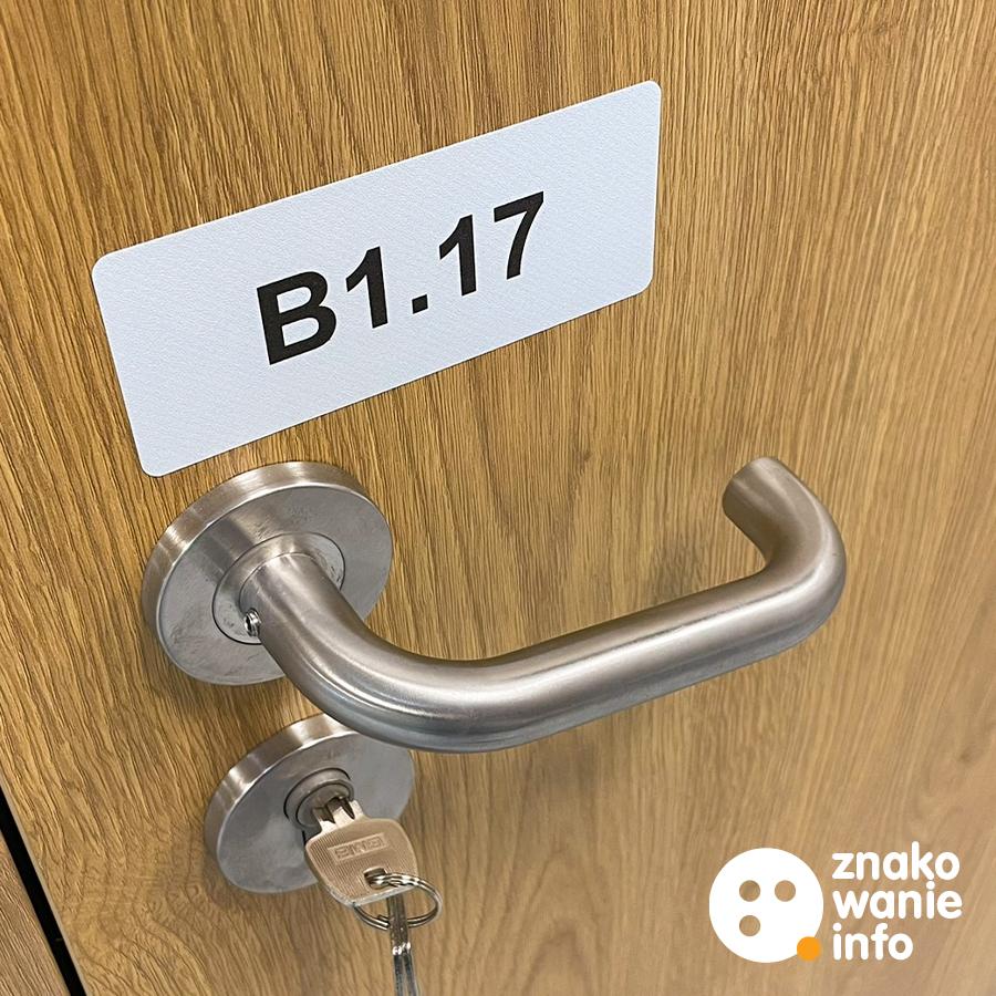 BIAŁE NAKLEJKI NADKLAMOWE BIAŁE NAKLEJKI NADKLAMOWE