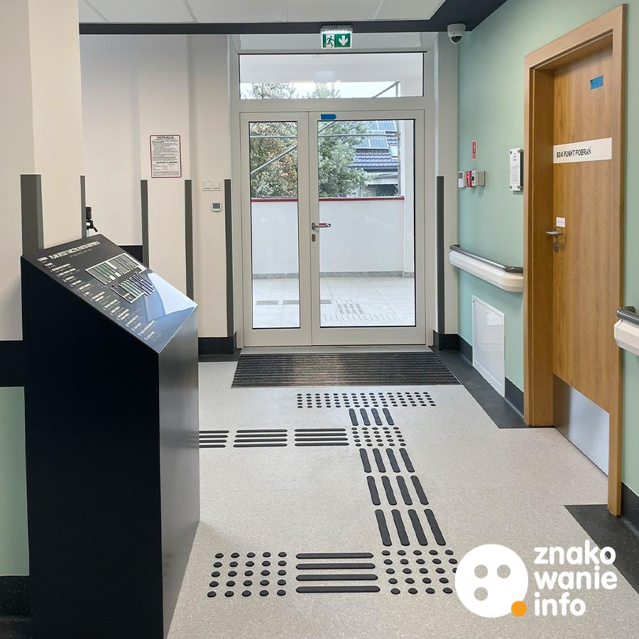 KOMPLEKSOWE OZNAKOWANIE - MAPA TYFLOGRAFICZNA I ŚCIEŻKI SENSORYCZNE KOMPLEKSOWE OZNAKOWANIE - MAPA TYFLOGRAFICZNA I ŚCIEŻKI SENSORYCZNE