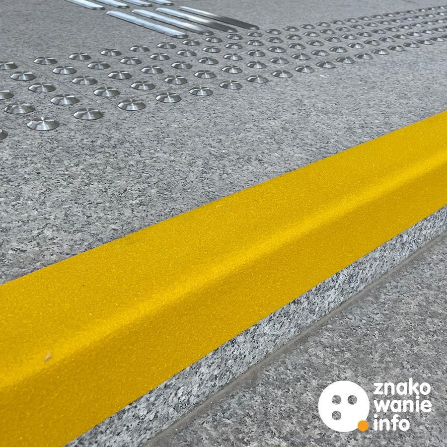 NAKŁADKI KONTRASTOWE NA SCHODY ŻÓŁTE ZEWNĘTRZNE NAKŁADKI KONTRASTOWE NA SCHODY ŻÓŁTE ZEWNĘTRZNE