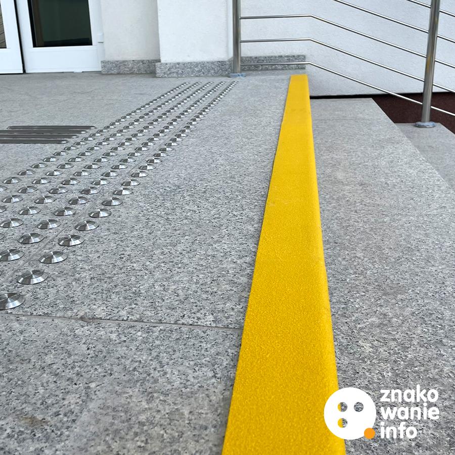 NAKŁADKI KONTRASTOWE NA SCHODY ŻÓŁTE ZEWNĘTRZNE NAKŁADKI KONTRASTOWE NA SCHODY ŻÓŁTE ZEWNĘTRZNE