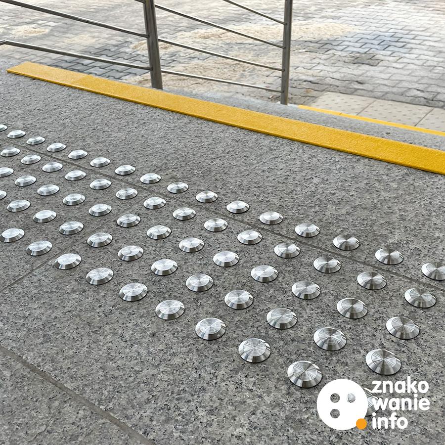 NAKŁADKI KONTRASTOWE NA SCHODY ŻÓŁTE ZEWNĘTRZNE, POLA UWAGI NAKŁADKI KONTRASTOWE NA SCHODY ŻÓŁTE ZEWNĘTRZNE, POLA UWAGI