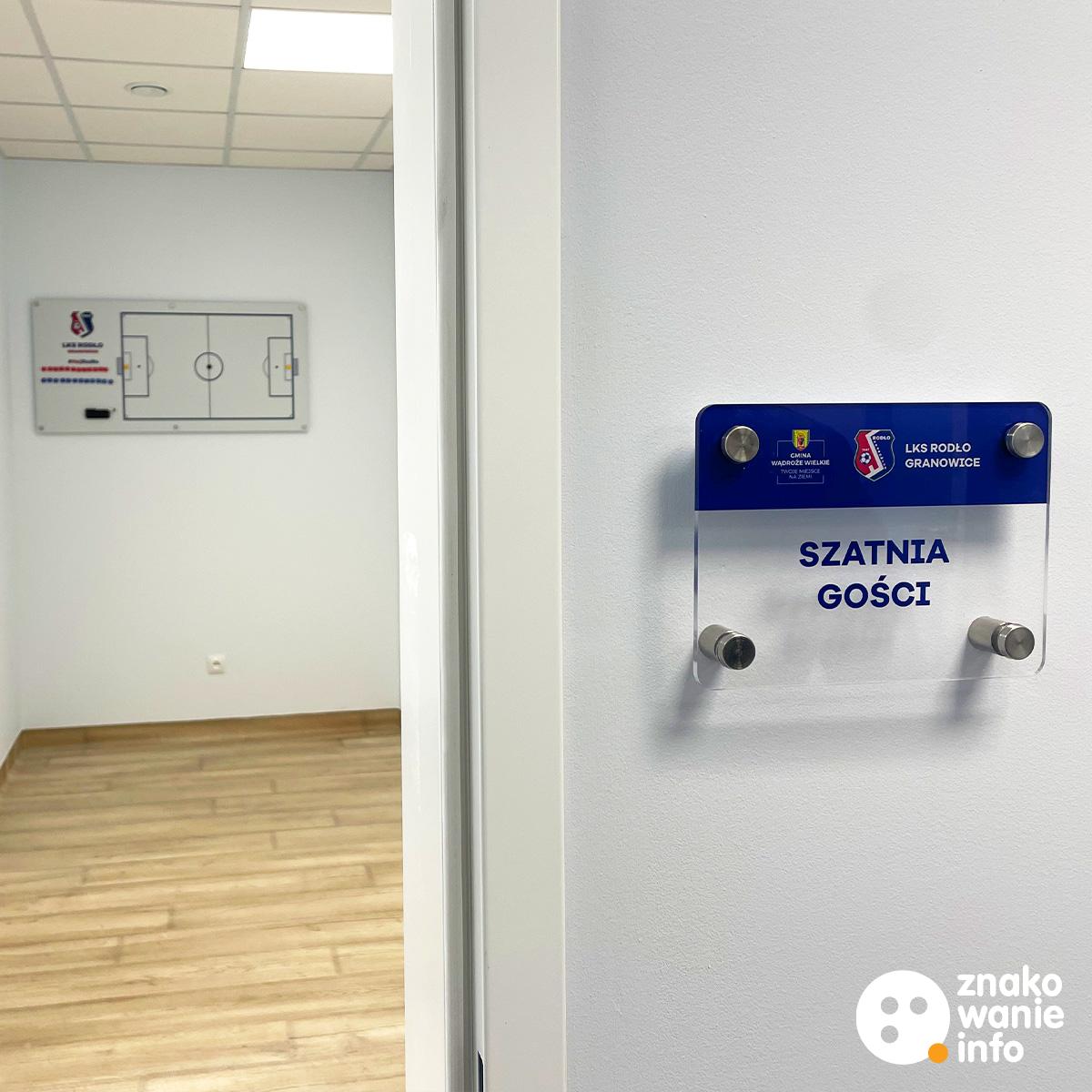 TABLICZKI NA PRZEZROCZYSTEJ PLEXI TABLICZKI NA PRZEZROCZYSTEJ PLEXI