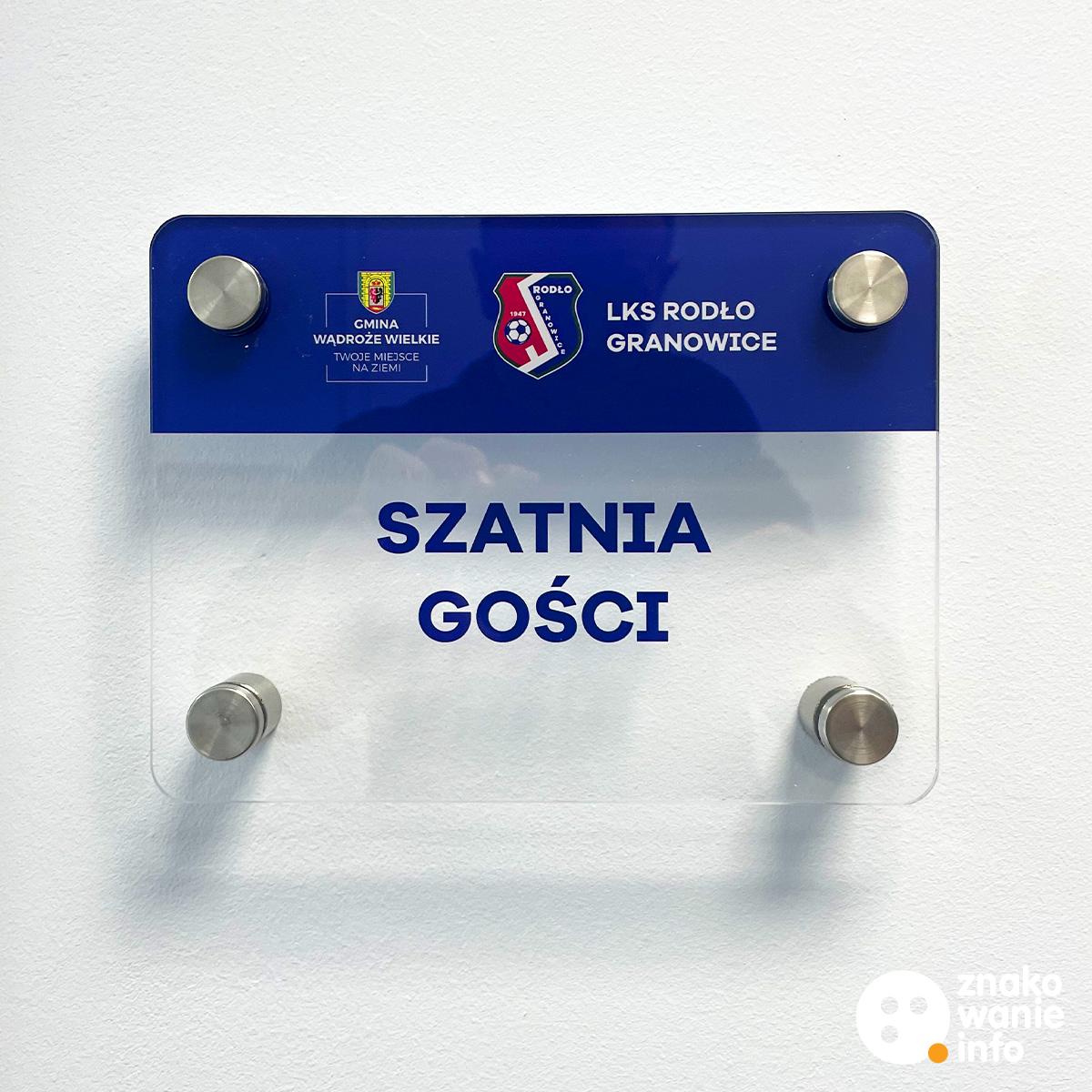 TABLICZKI NA PRZEZROCZYSTEJ PLEXI SZATNIA GOŚCI