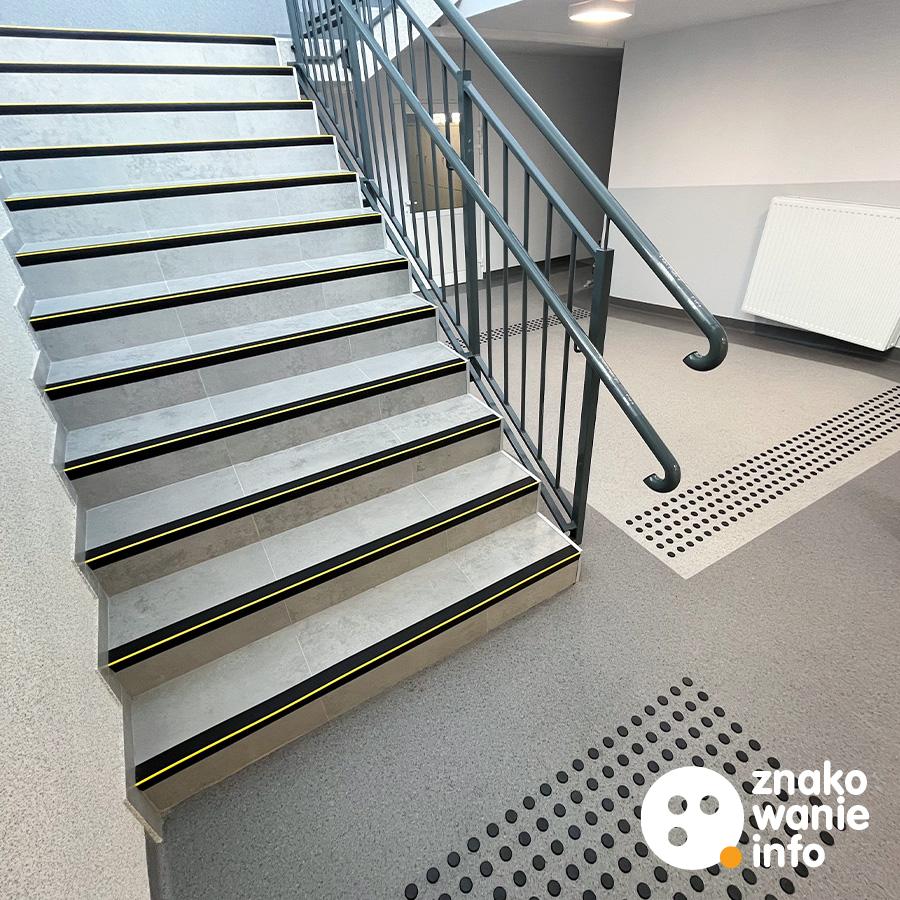 OZNAKOWANIE SCHODÓW DLA NIEWIDOMYCH OZNAKOWANIE SCHODÓW DLA NIEWIDOMYCH