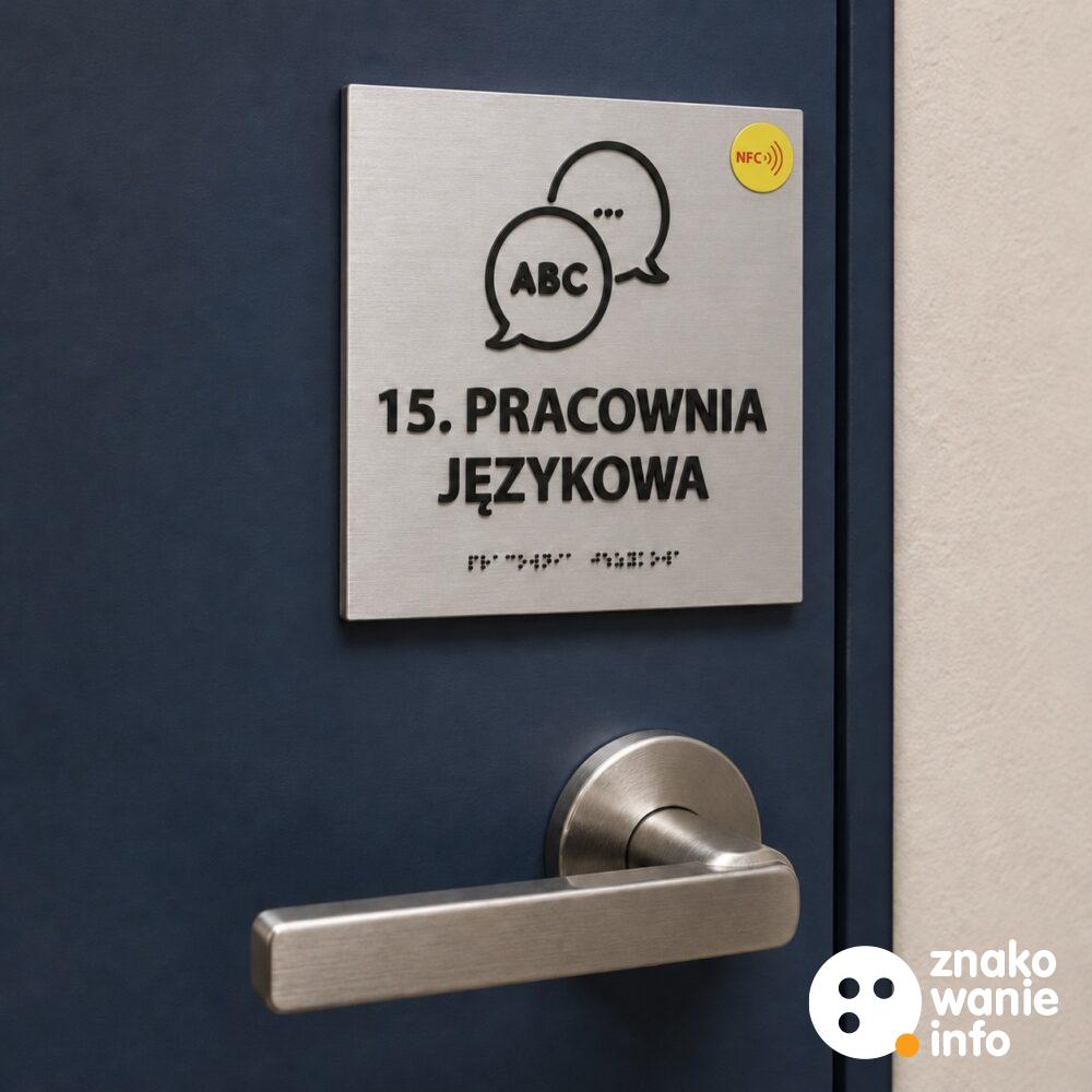 Tabliczka przyklamkowa samoprzylepna z alfabetem Braille'a i NFC