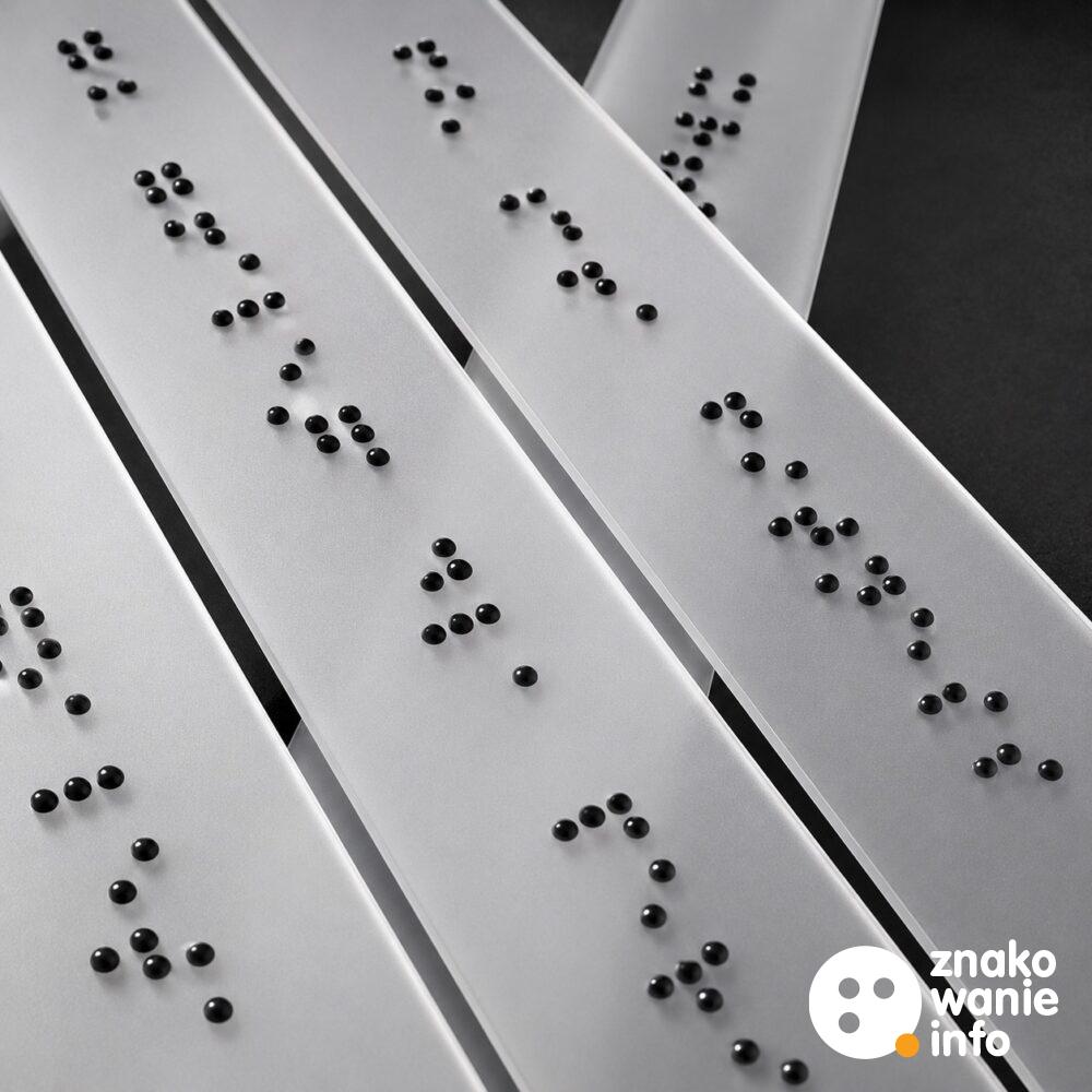 Naklejki tyflograficzne z alfabetem Braille'a