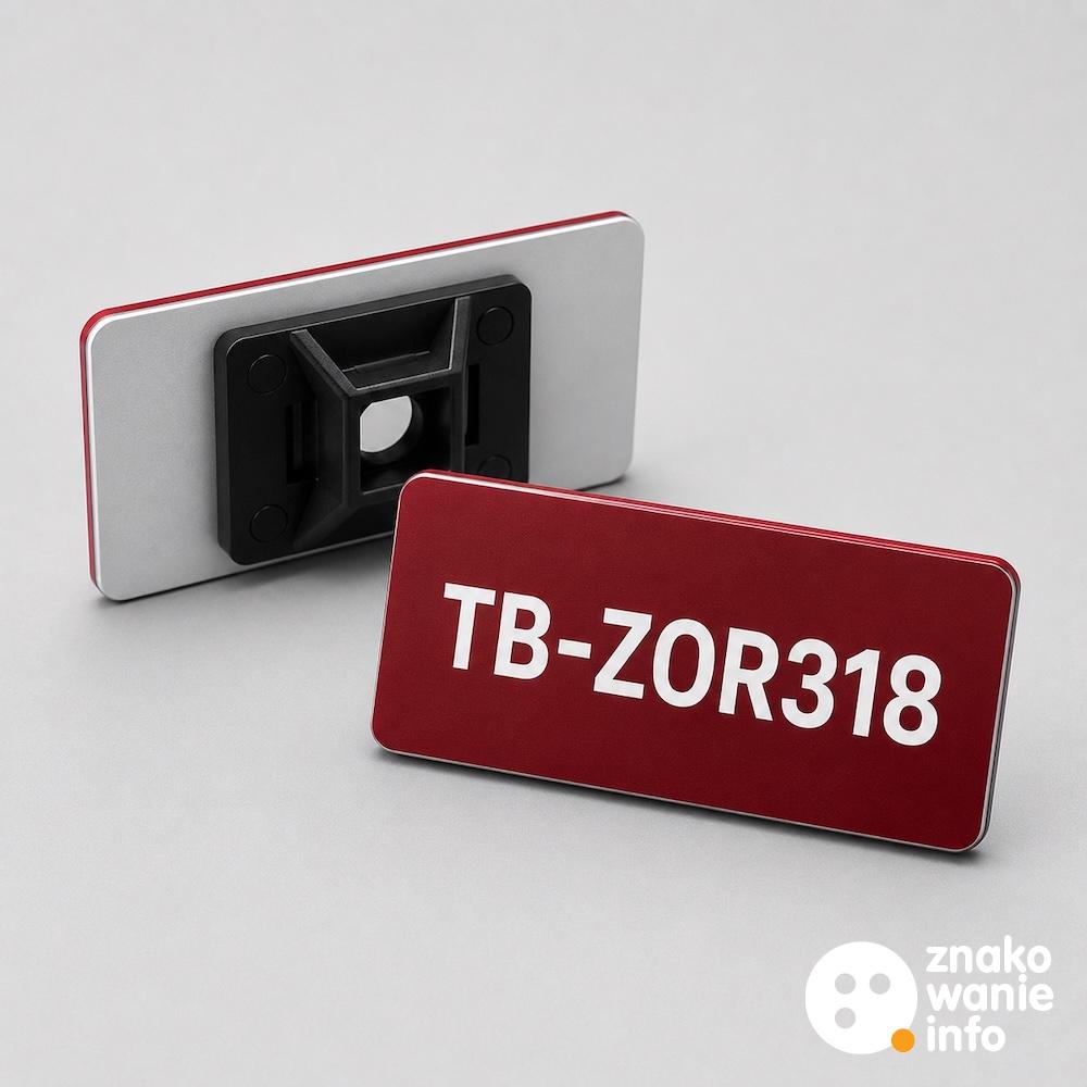 Tabliczka znamionowa z uchwytem